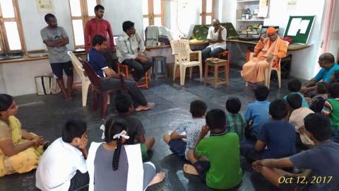children of the Balavihar and interacted with the students of Agricultural College, Bapatla. 9. REGULAR LECTURES Throughout the year, Lectures on Geeta were conducted by Sri A.
