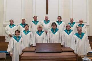 Toccoa Presbyterian at a Glance: Current membership is around 100 members Average worship attendance is around 50. The church currently employs a Music Director, Organist, Secretary and Custodian.