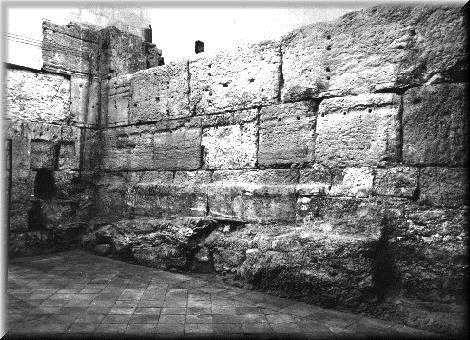 Archaeological evidence shows that the tomb of Jesus had been dug out in an isolated spur of the quarry.