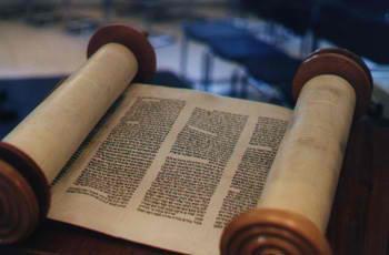 Basic Jewish Belief Torah 613 commandments laid out in the Torah.