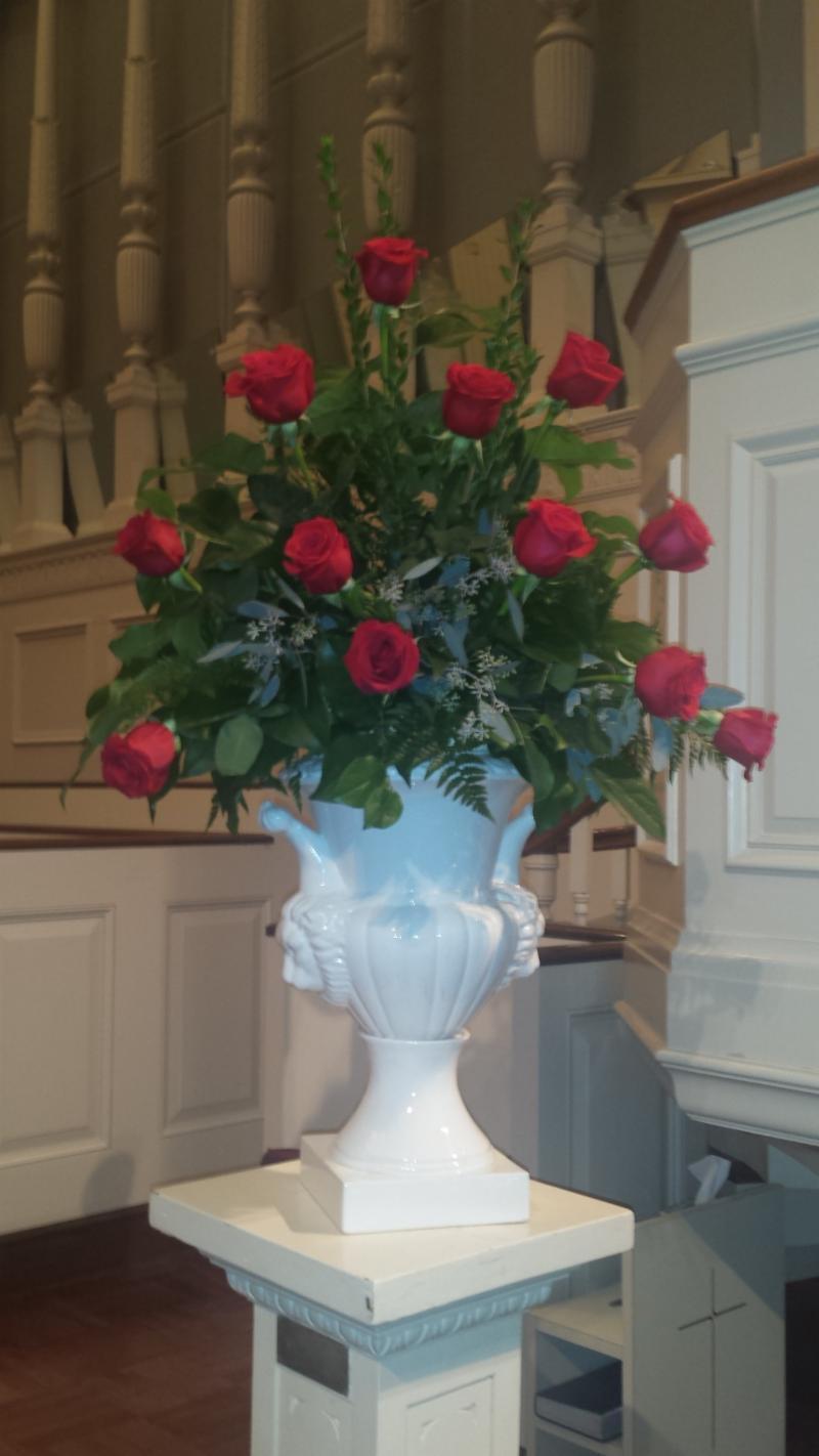 2019 Sanct uary and Chapel Flower Sign Up We are blessed w ith many generous people w ho donate the flowers that grace the Sanctuary or Chapel on Sunday mornings.