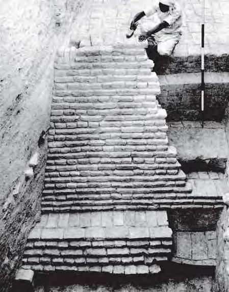 The Great Bath How bricks were arranged to build walls in Harappan cities Houses, drains and streets Generally, houses were either one or two storeys high, with rooms built around a courtyard.