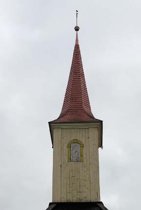 ajal 2005. a. KT Vasakul: Restaureeritud tornikiiver 2006. a. KT Rannu kirik pärineb arvatavalt 15. sajandi esimesest poolest. Kirik on kitsama kooriruumi ja algselt kolmelöövilise pikihoonega ehitis.