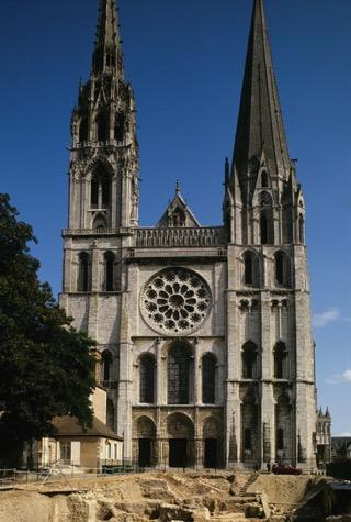 The Chartres Cathedral Chartres Cathedral (Notre Dame de Chartres) is another important monument of the Early Gothic. There have been 5 cathedrals on this site before the current one.
