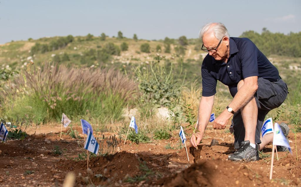 Tuesday, April 9 Central / Departure Tree Planting in Neot Kedumim Following breakfast and hotel check-out, begin the day with a visit to Ammunition Hill, site of the most pivotal battle of the