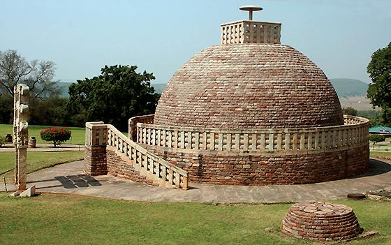 The stupa Stupa 3, 1st c., Sanchi, India (photo: Nagarjun Kandukuru, CC: BY 2.0) Can a mound of dirt represent the Buddha, the path to Enlightenment, a mountain and the universe all at the same time?