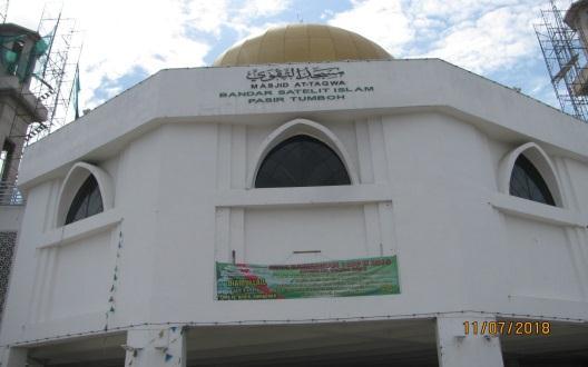 masjid dan pondok moden telah siap dibina dan digunakan.