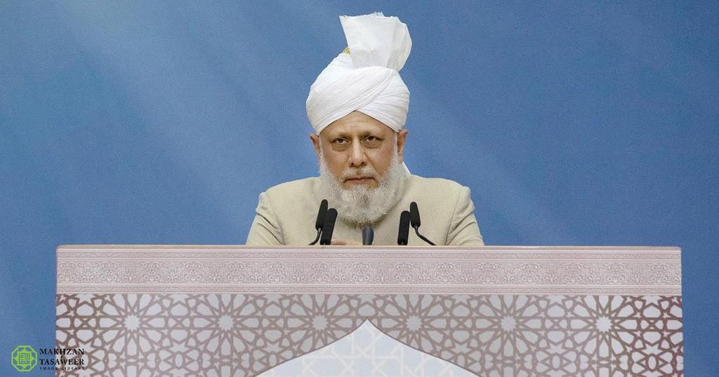 Huzoor said that one complaint he had received was that there was not enough space for people to offer their Namaz in congregation.