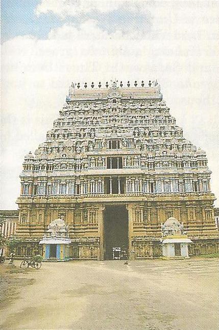 Sri Sarangapani Temple: Among the sacred 108 Tirupatis, this temple is given the third place next to Srirangam and Tirupati. The shrine is in the form of a chariot.