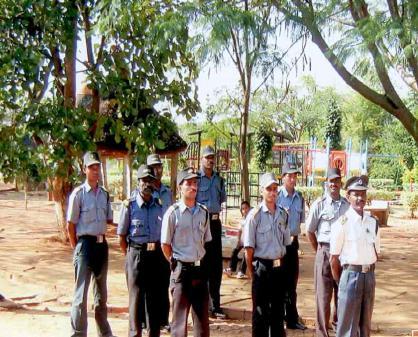 7) Security guards are equipped with walkie & talkies, so any corner of the farm, you can contact them easily.