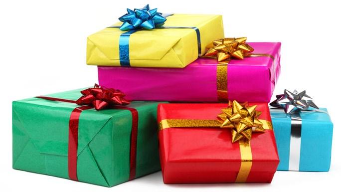 Consumerism and the holidays By Francisca Henríquez The holiday season is coming up and we tend to associate this time of the year with giving and receiving presents.