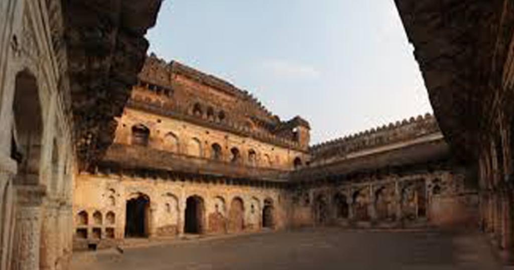 Chitrakoot: The Hill of Many Wonders Chitrakoot, located just 50 km away, is a big tourist attraction.