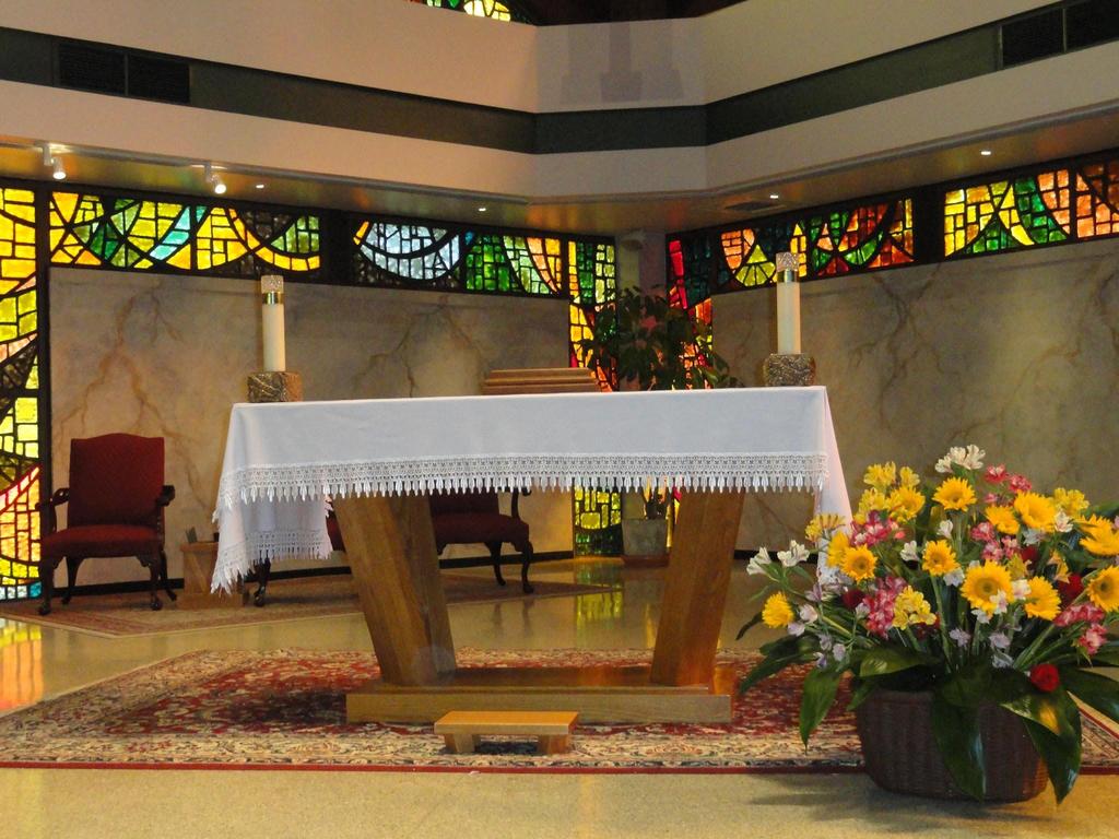 Altar special table in the center of the