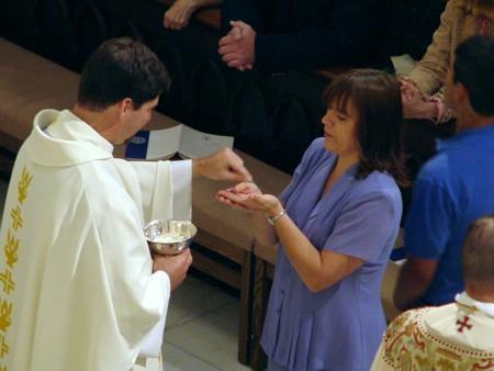 Invitation to Communion It is the formal invitation to receive the Lord s Body & Blood Life Broken Open and Shared USCCB