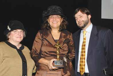 Yachad participant Chaim Goldman and his parents, Shmuel and Tzirl, and family, from Brooklyn, New York, accept the Yachad Family Oscar from Board Member Aaron