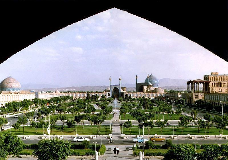 C. A Tale of Two Cities: Isfahan and Istanbul 1. Isfahan and Istanbul were very different in their outward appearance.