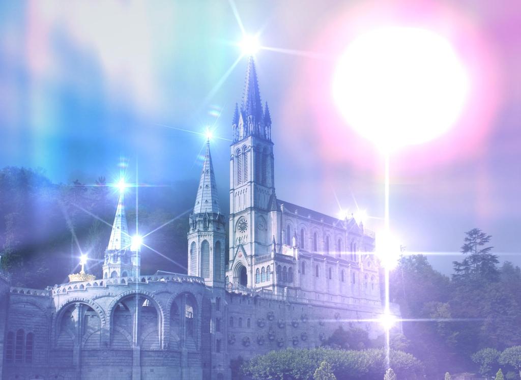 The Sacred Heart Temple Every individual before taking embodiment in this sweet Earth has the wonderful opportunity now of visiting the Sacred Heart Temple founded and sustained by Beloved Lady Mary