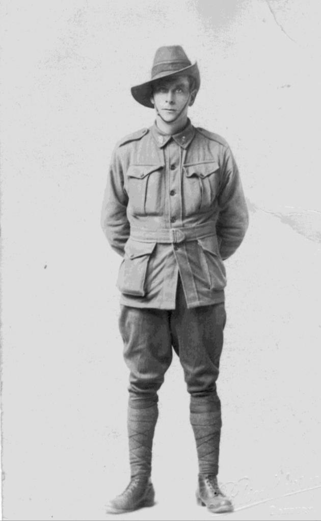 Will enlisted on 9 December 1915. His record tells us that he was 30 years old, 5'8" tall, single, and that his mother was his next of kin. He became 4595 Private W.T.