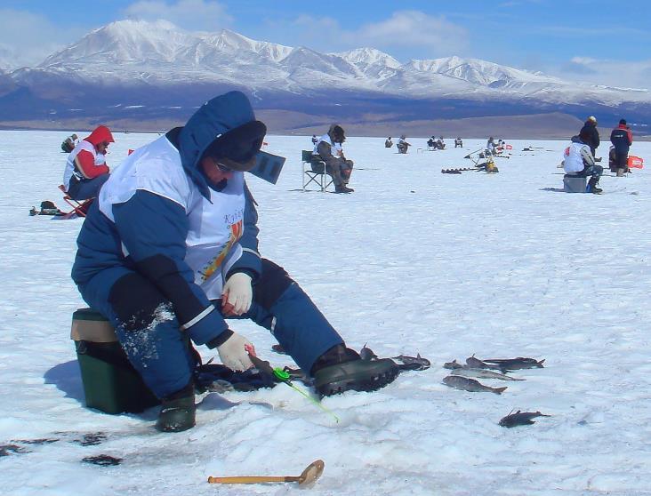 Day 8- March 26, 2016 -Baikal Kamchatka Ice Fishing Open Contest nt. Lake Baikal ice fishing is a distinctive art, and instruction and some practice are needed to hook and land a fish.
