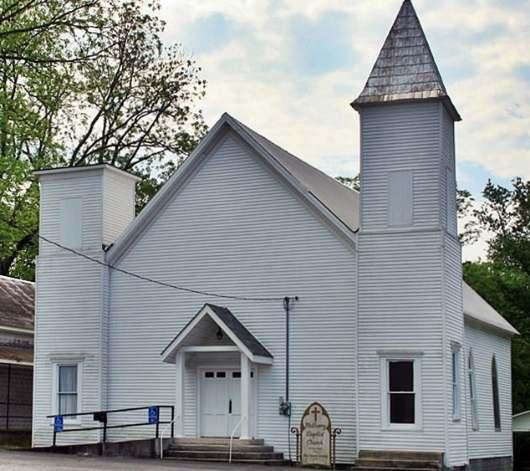 Mulberry Baptist Church has a long history, dating back to gatherings of Baptist-believers at the home of one of the early citizens of Lincoln County, John Whitaker, Carolyn Crowley s