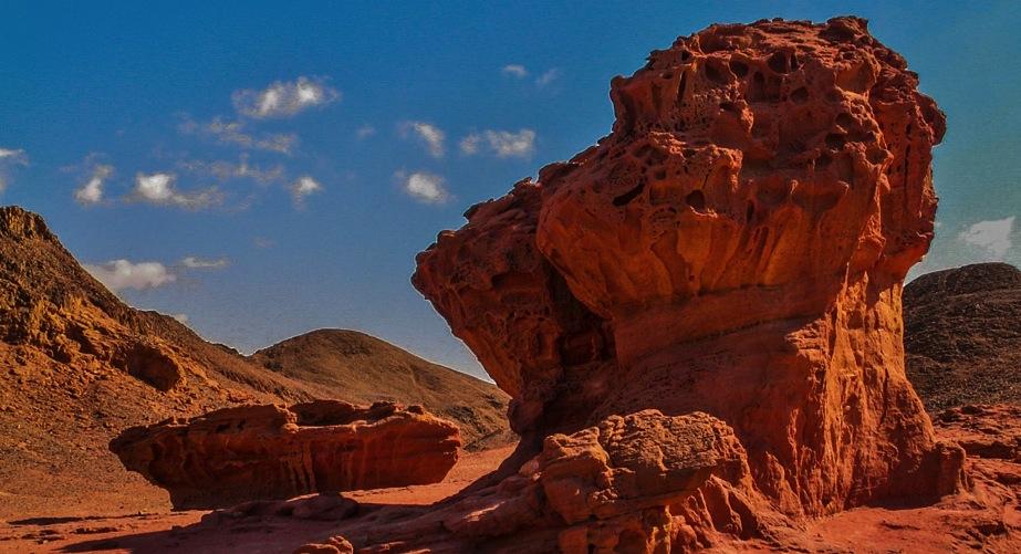 Tımna Park Timna Park, near Eilat, is one of the most beautiful corners of the Negev.