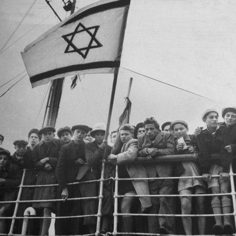 Jewish refugees arriving at a port in