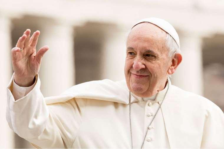 The Roman Catholic Branch Roman Catholics recognize the Pope as possessing a universal primacy