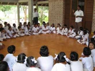SCHOOL VISITS: No. of Schools No. of. Students No. of. Teachers 83 2,735 200 School visits cover the most of the total visits to Auroville Botanical Garden. It s a full day Program.