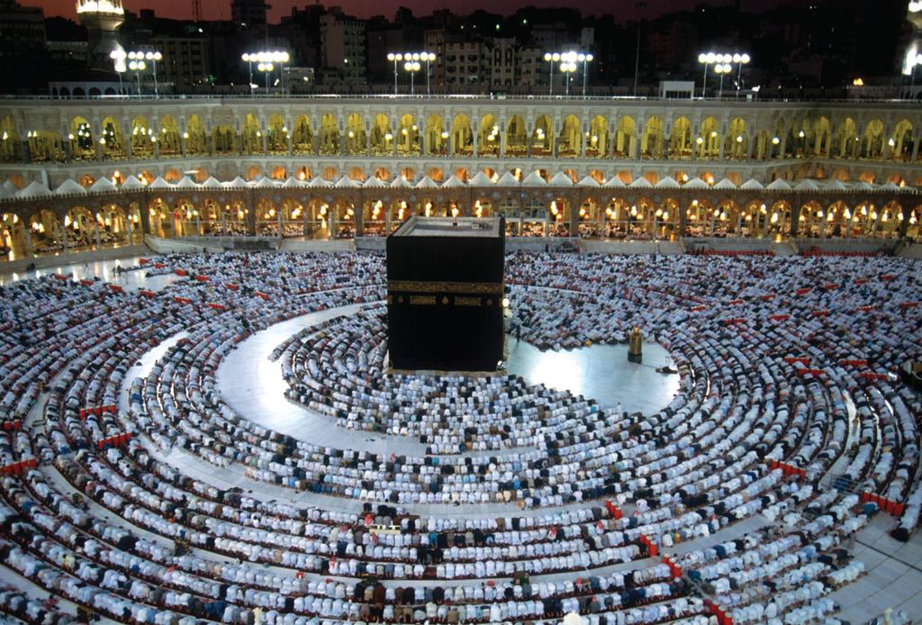 Figure 7.3 The Ka ba in Mecca, with masses of pilgrims.