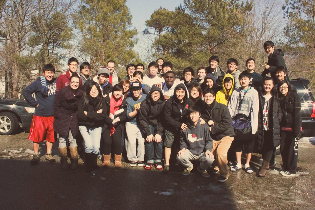 LIVING SPRINGS FELLOWSHIP T H E N E W S L E T T E R VOLUME I, ISSUE II // MARCH 6, 2013 LSF SPRING RETREAT 2013 BY JASON KIM LSF s winter retreat this year was by far the best one I have been to.
