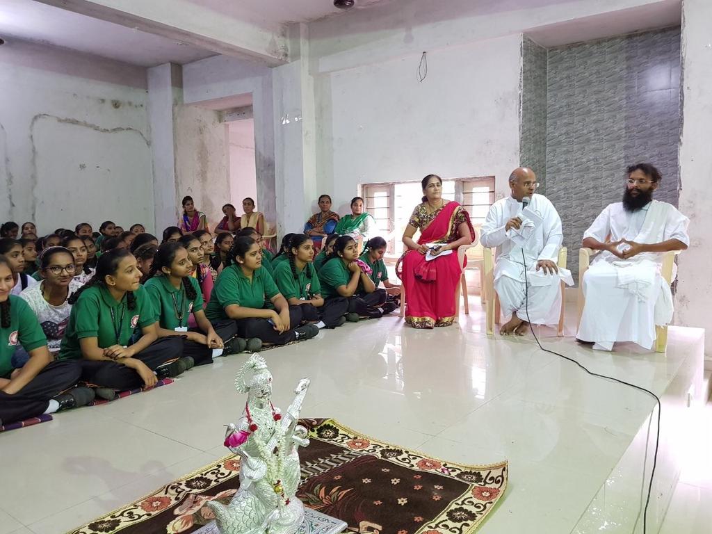 At Vidhya Vihar Saman ji gave training on Self-Discipline, while at Kanya Hostel he taught about Inner Transformation.